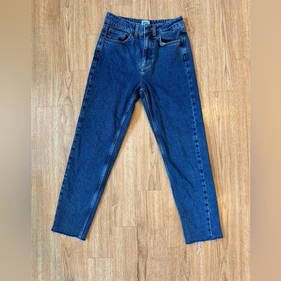 BDG Urban Outfitters Mom Jeans raw hem - Picture 2 of 9